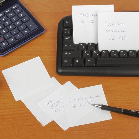 Блок для записей 9х9х5 белый в прозр. подставке BRAUBERG 1/24 Блок для записей 9х9х5 белый в прозр. подставке BRAUBERG 1/24