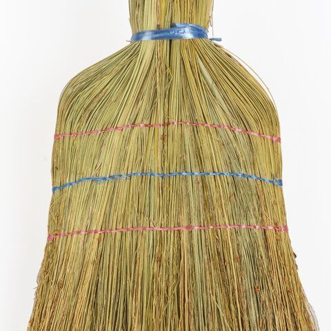 Веник Сорго 3-х прошивной Стандарт 320-340 г ширина метелки 27-30 см длина 79 см 1/50 (клиент) Веник Сорго 3-х прошивной Стандарт 320-340 г ширина метелки 27-30 см длина 79 см 1/50 (клиент)