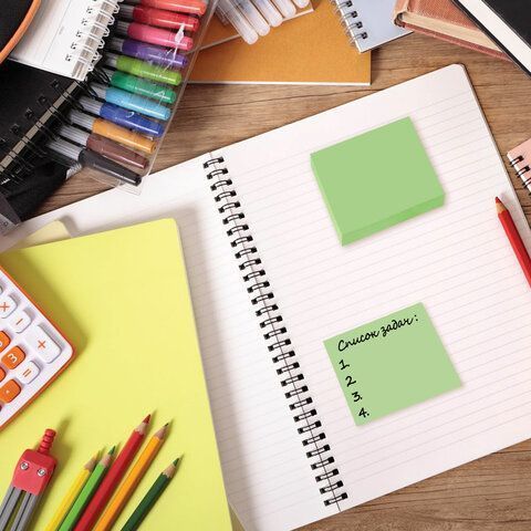 Блок самоклеящийся 50х50мм 100л зеленый пастель STAFF 1/12/384