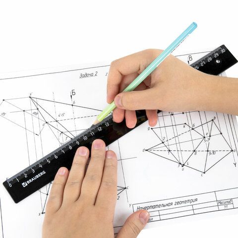 Линейка 30см пластиковая непрозрачная черная BRAUBERG 1/20/100 Линейка 30см пластиковая непрозрачная черная BRAUBERG 1/20/100